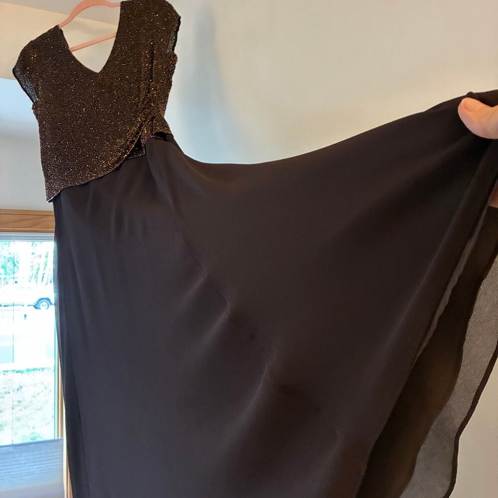 J KARA Size 8 Gown Dark Brown Beaded Bodice Formal Evening Dress Mother of Bride